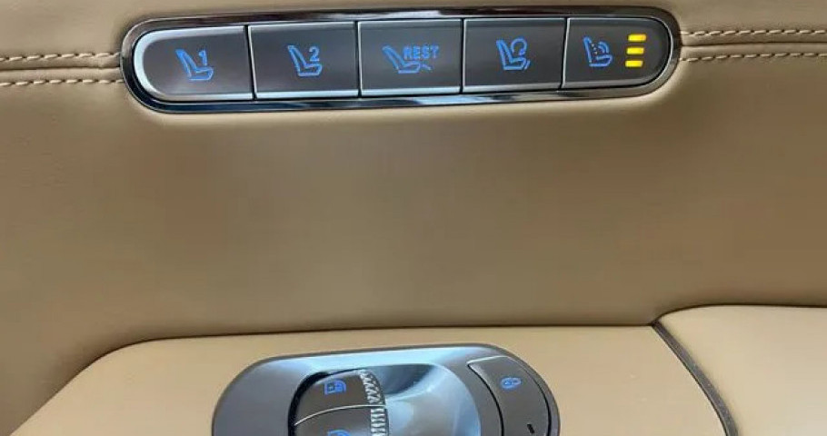 Genesis G90 
