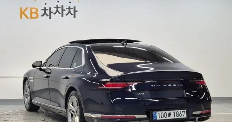 Genesis G90 