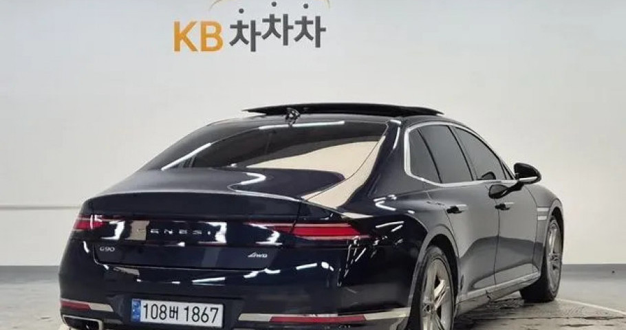 Genesis G90 