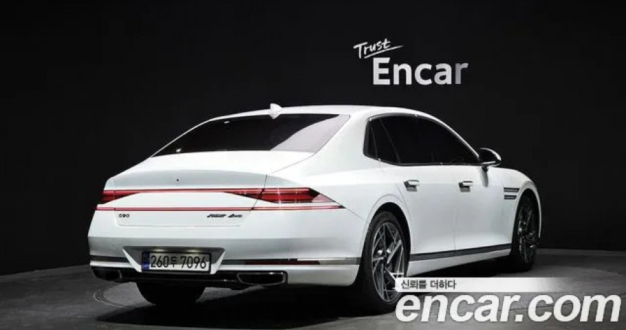 Genesis G90 
