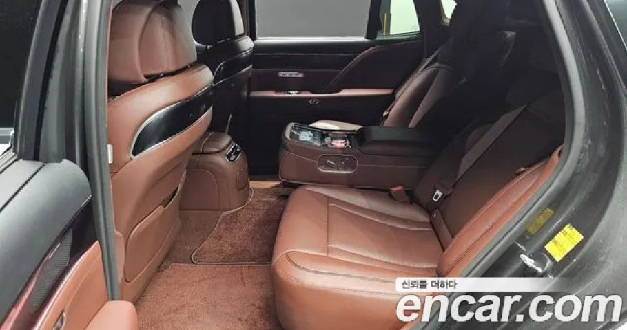 Genesis G90 