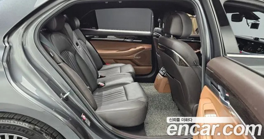 Genesis G90 