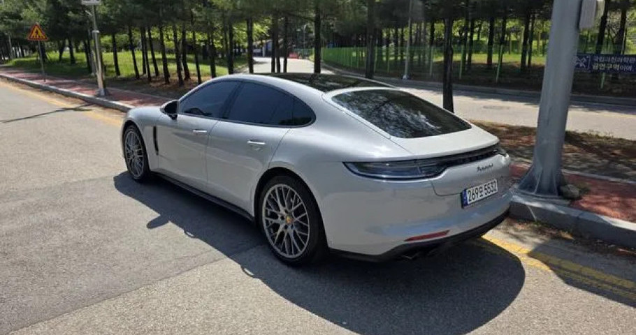 Porsche Panamera 