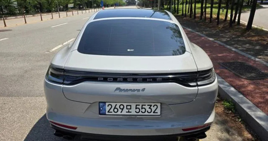 Porsche Panamera 
