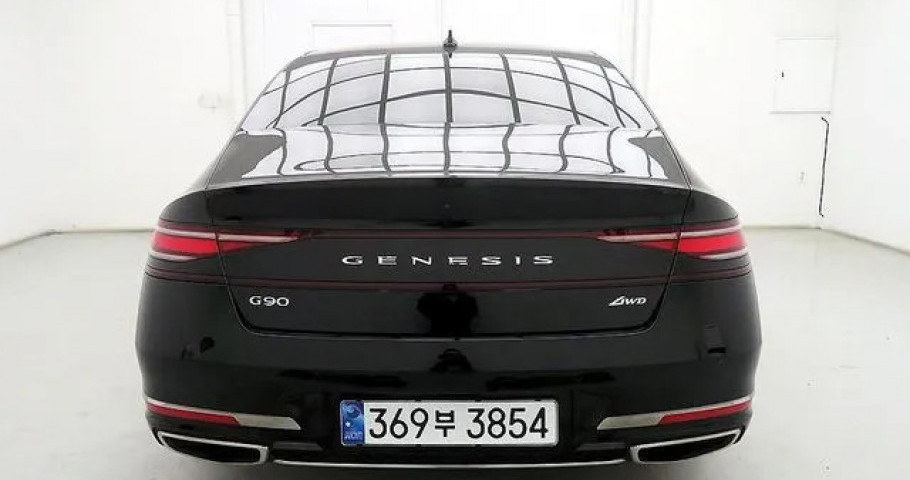 Genesis G90 
