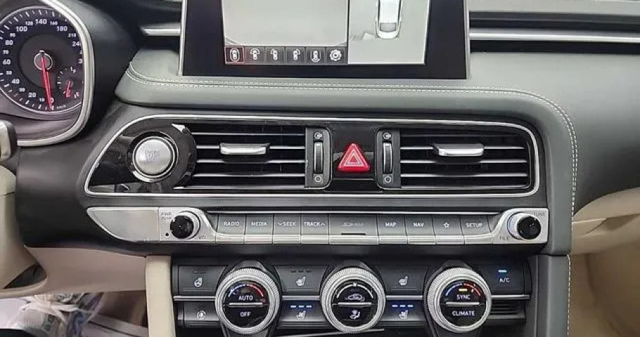Genesis G70 