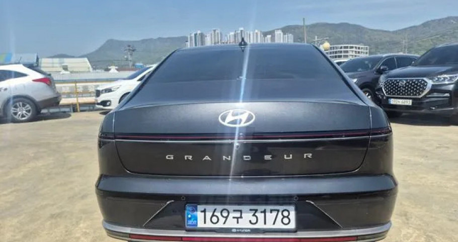 Hyundai Grandeur 