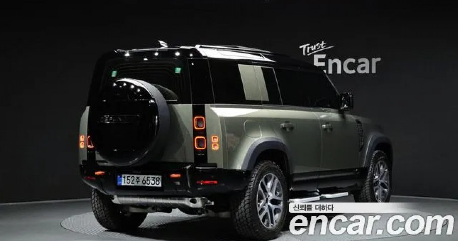 Land Rover Defender 