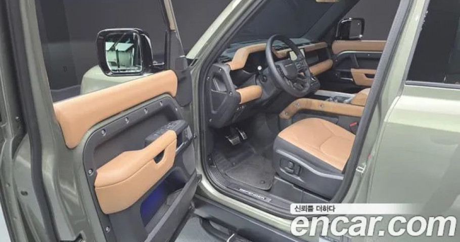 Land Rover Defender 