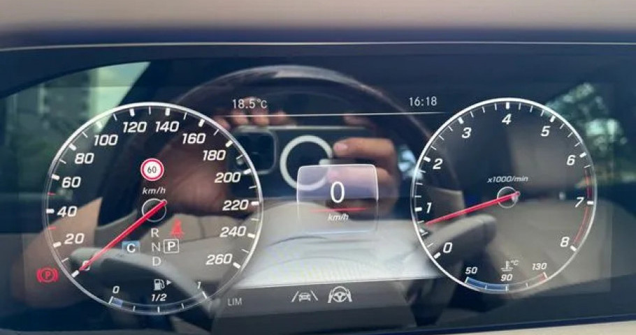 Mercedes-Benz S-Class 