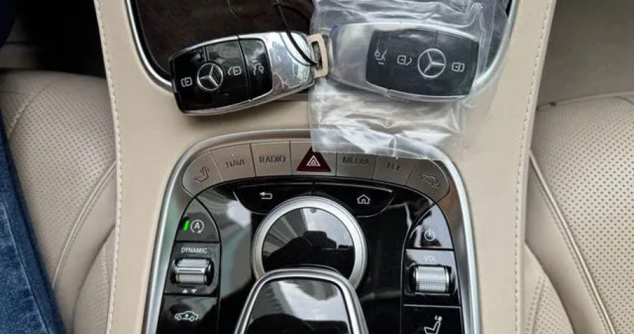 Mercedes-Benz S-Class 