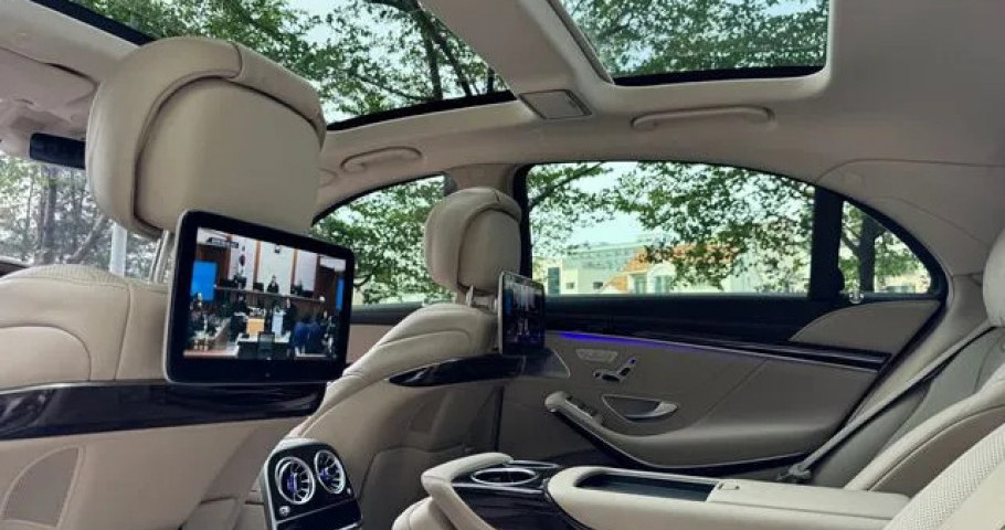 Mercedes-Benz S-Class 