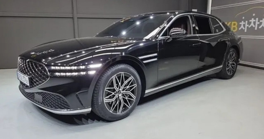 Genesis G90 