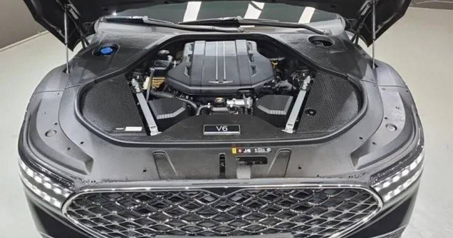 Genesis G90 