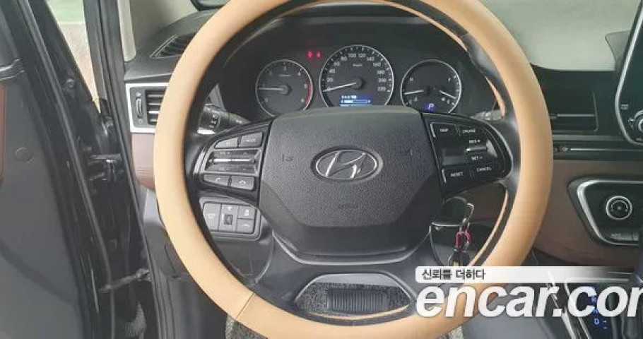 Hyundai Starex 