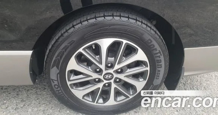 Hyundai Starex 