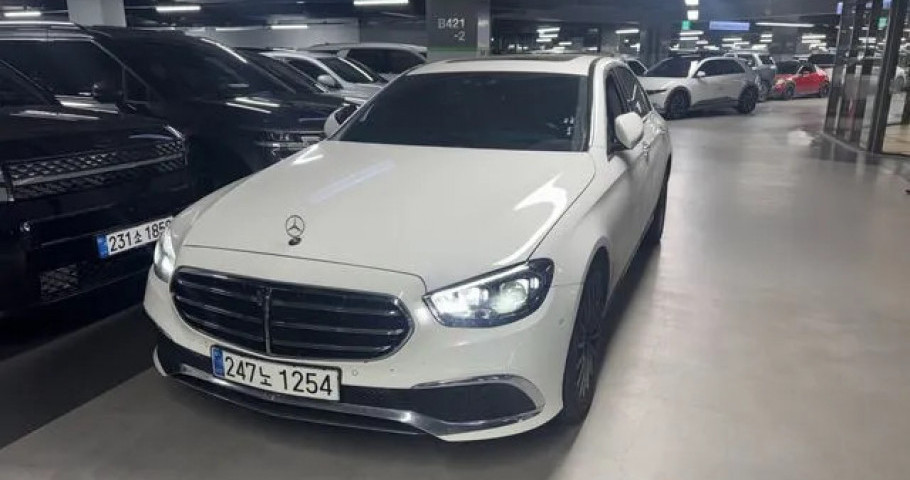 Mercedes-Benz E-Class 