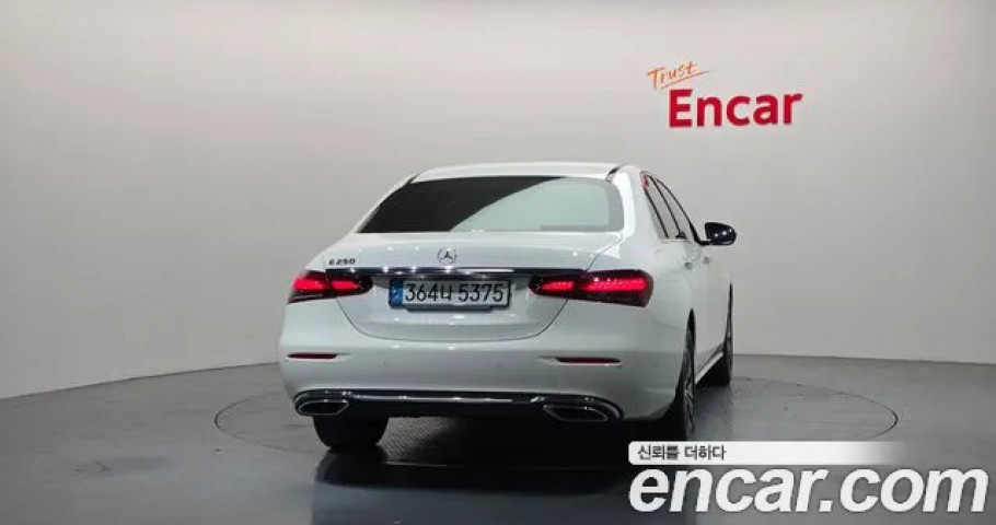 Mercedes-Benz E-Class 