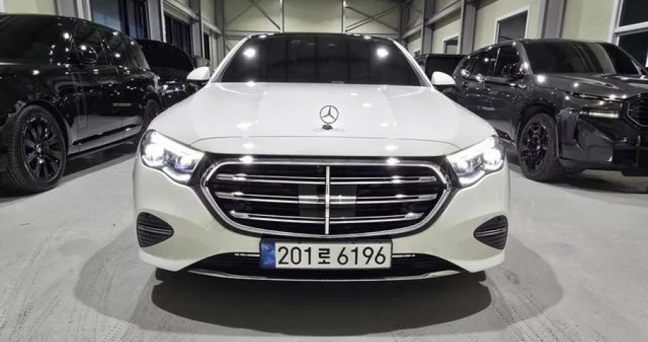 Mercedes-Benz E-Class 
