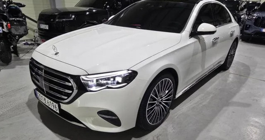 Mercedes-Benz E-Class 
