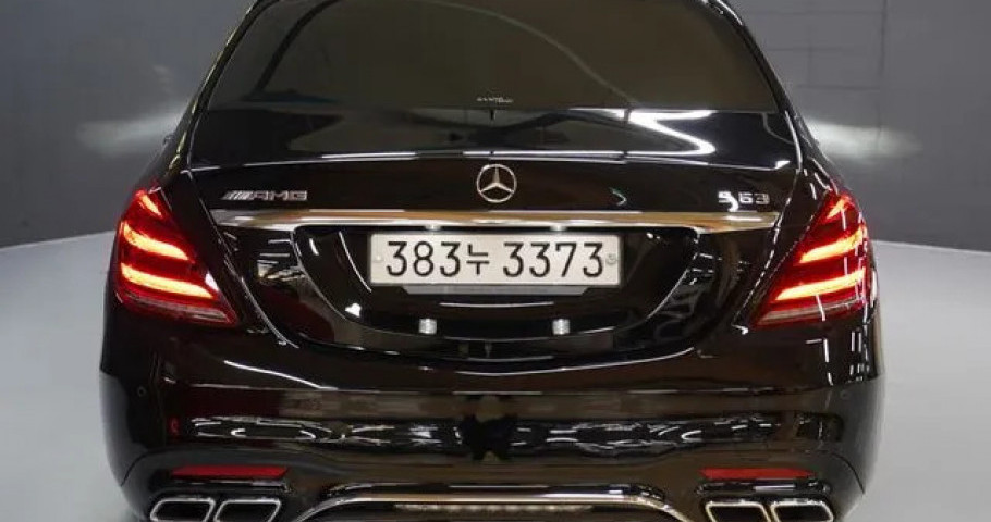 Mercedes-Benz S-Class 