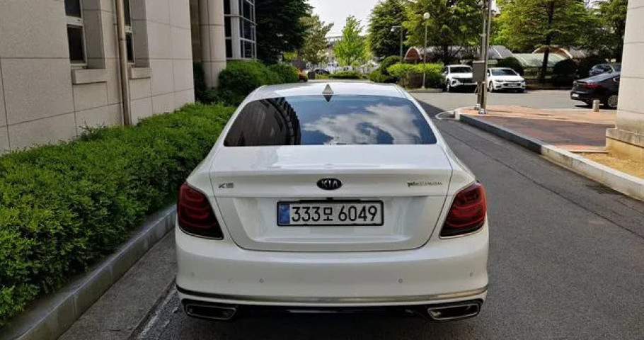 Kia K9 