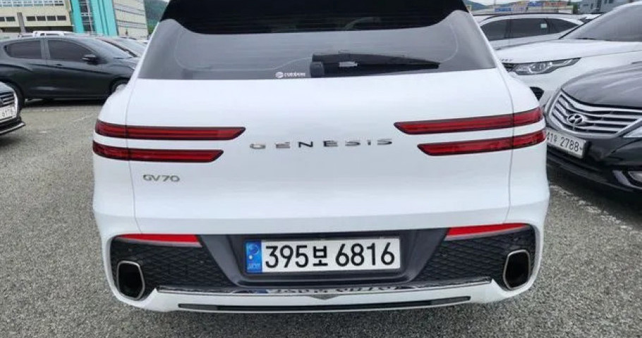 Genesis Gv70 