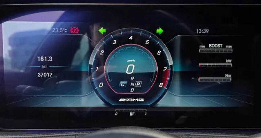 Mercedes-Benz S-Class 