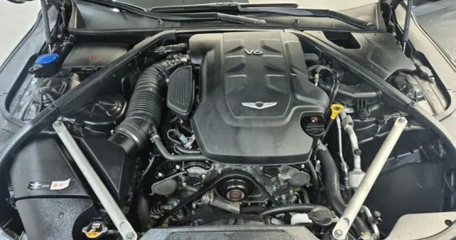 Genesis G90 