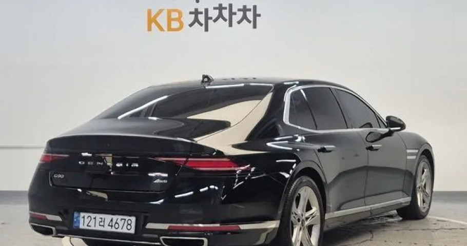 Genesis G90 