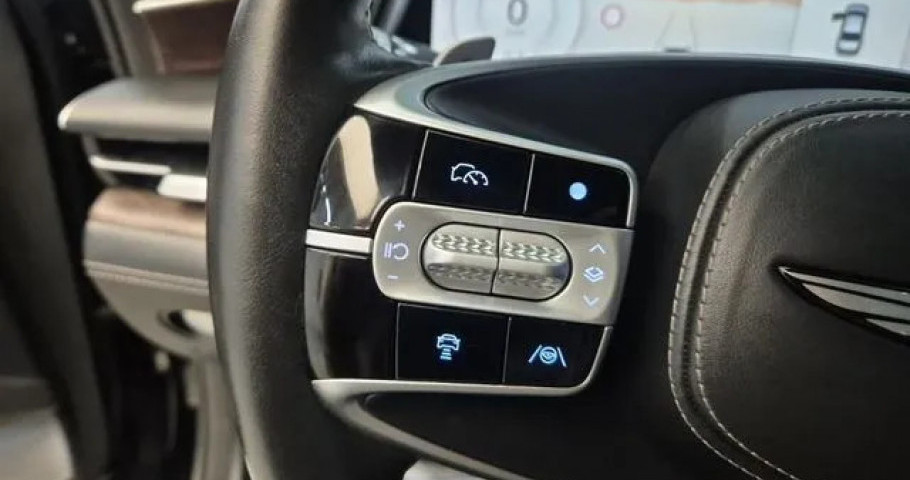 Genesis G90 