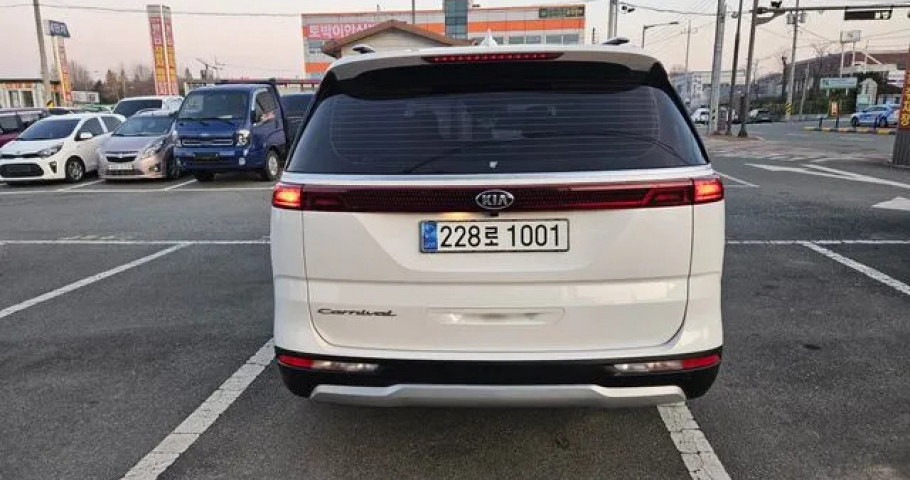 Kia Carnival 