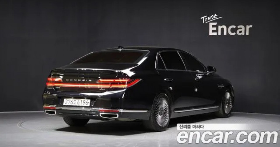 Genesis G90 