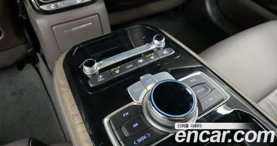 Genesis G90 