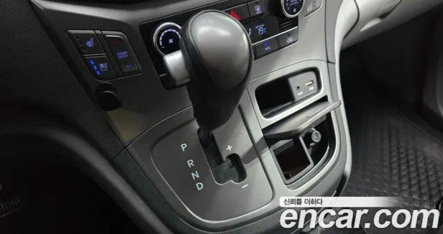 Hyundai Starex 