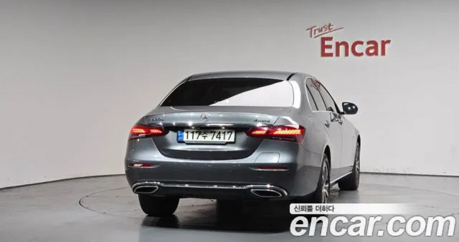 Mercedes-Benz E-Class 