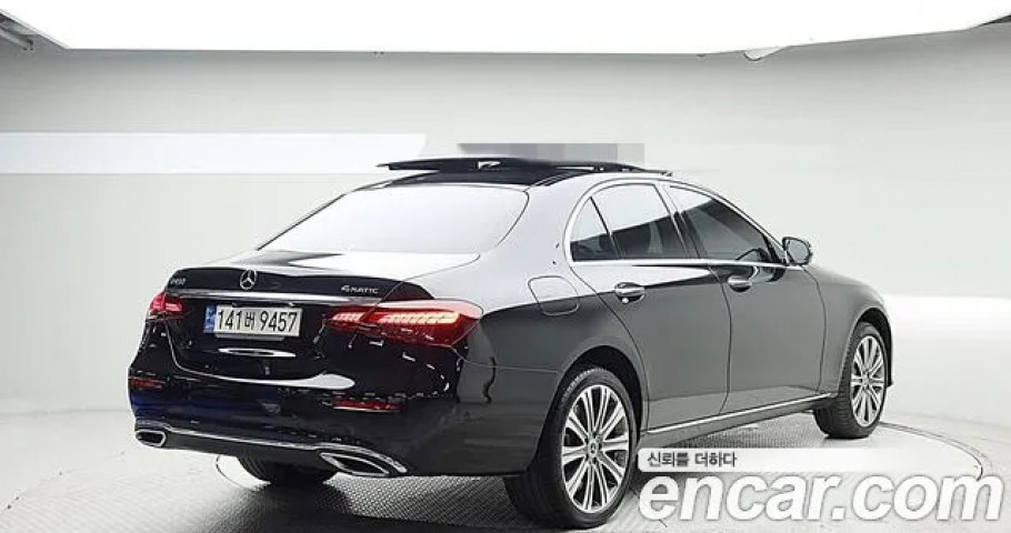 Mercedes-Benz E-Class 