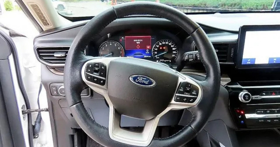 Ford Explorer 