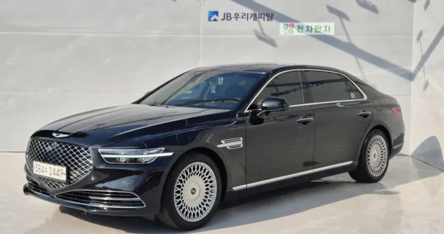 Genesis G90 
