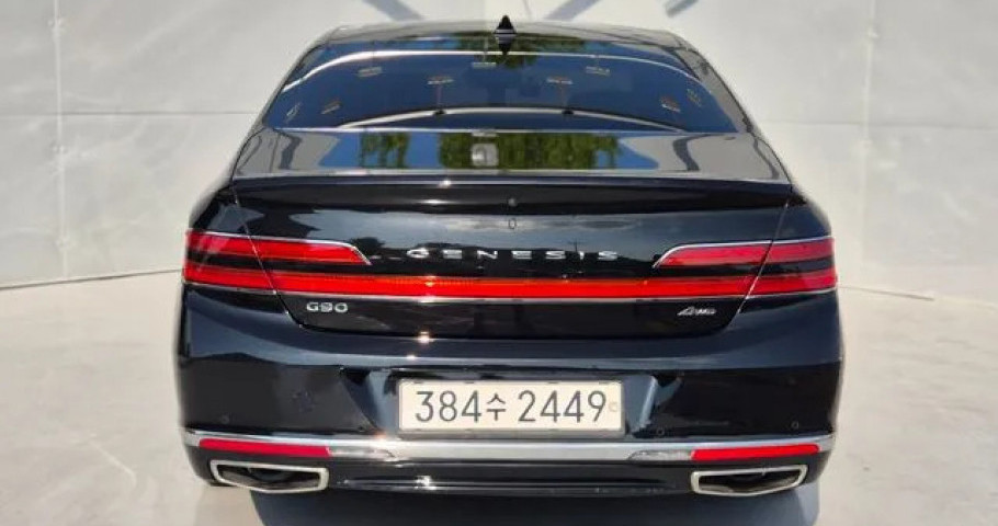 Genesis G90 