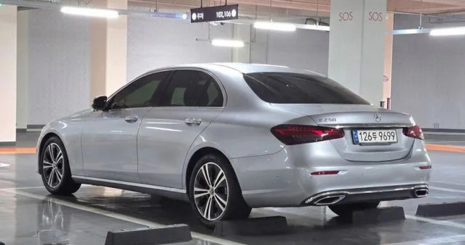 Mercedes-Benz E-Class 