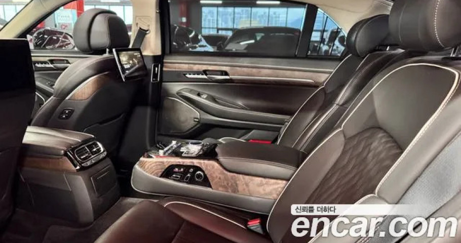 Genesis G90 