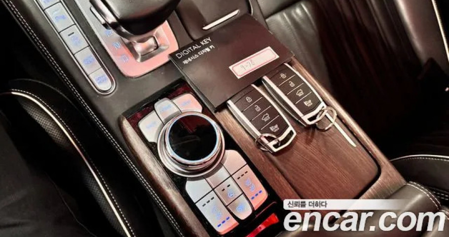 Genesis G90 