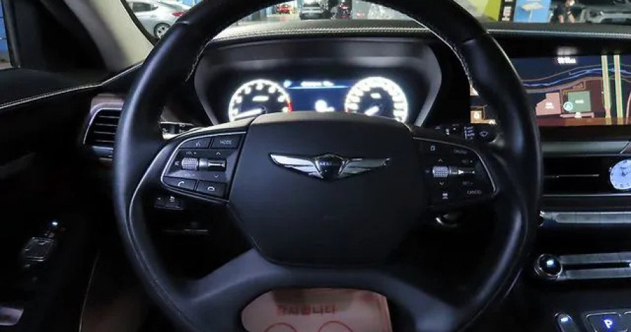 Genesis G90 