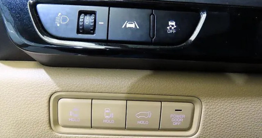 Kia Carnival 
