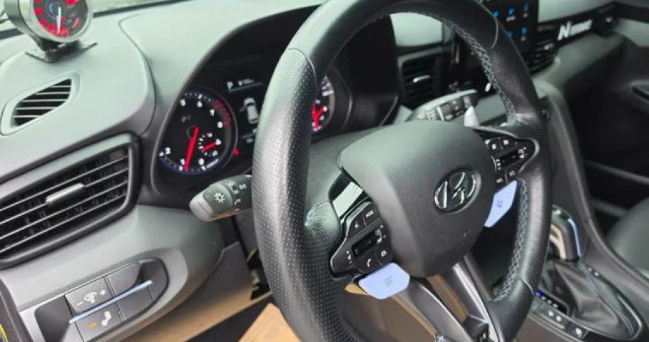 Hyundai Veloster 