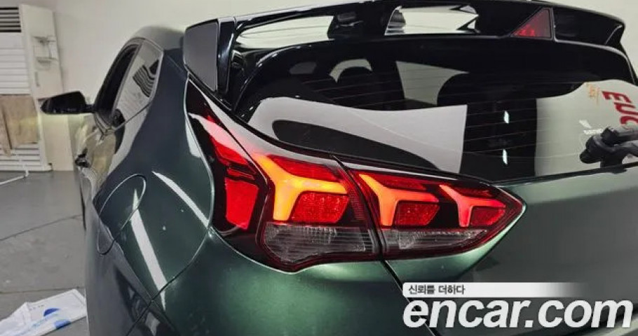 Hyundai Veloster 