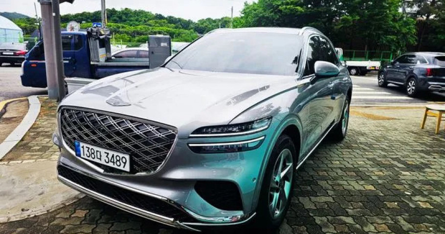 Genesis Gv70 