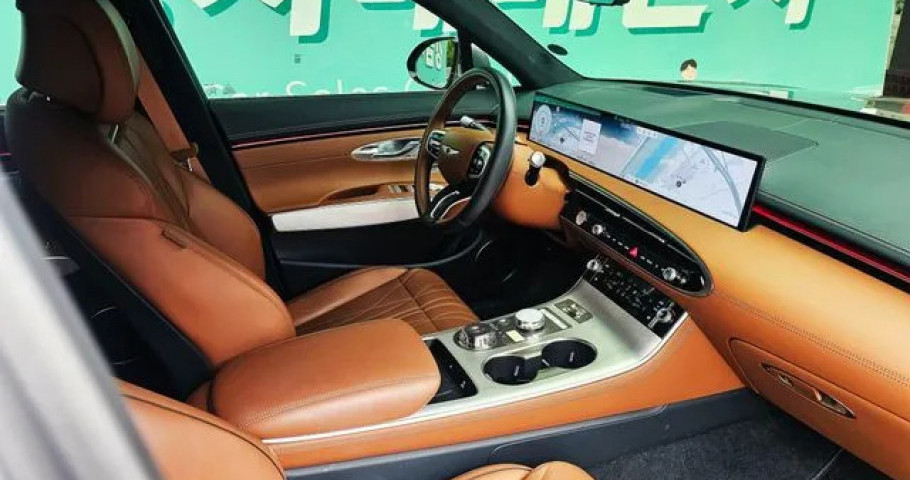 Genesis Gv70 