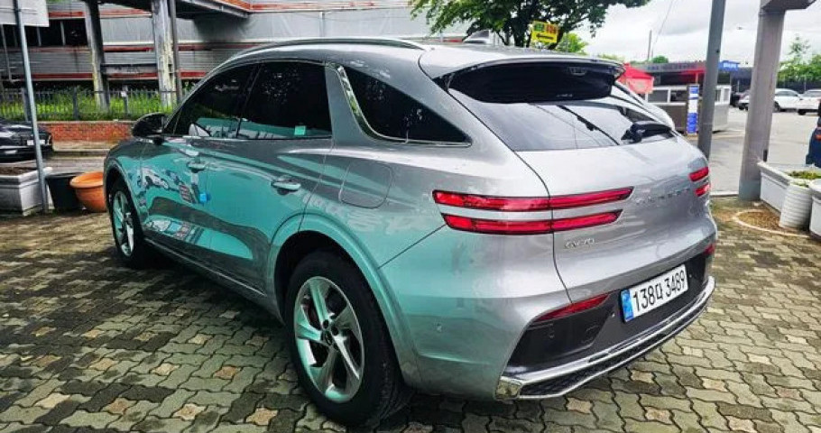 Genesis Gv70 